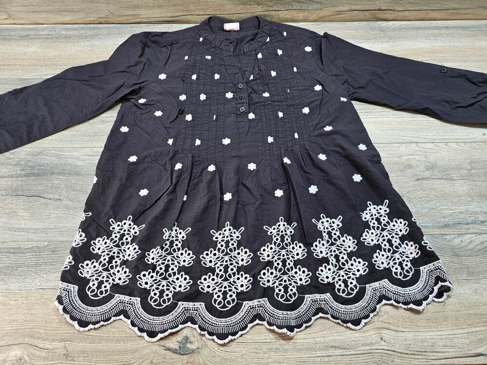 American Sweetheart Women's M Black White Embroidered Floral Boho Tunic Blouse
